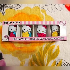 NIB Hello Kitty Set of 4 Shot Glasses